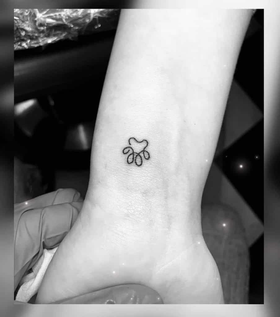 30+ Best Dog Paw Tattoo Meanings And Designs - Saved Tattoo