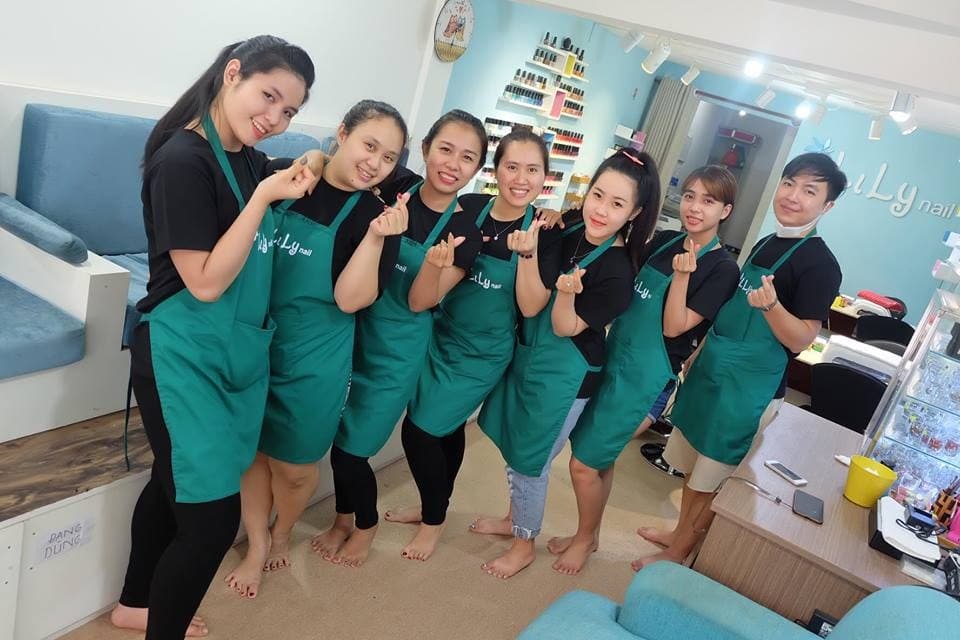 Mẫu Đồng Phục Tiệm Nail Đẹp - Chuyên Nghiệp, Phong Cách