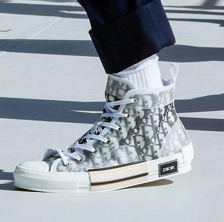 Dior Homme Spring 2019 Menswear | Top Sneakers Outfit, Sneakers Fashion,  Converse Shoes