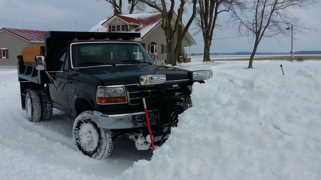 1995 F350 Dump Truck Plowing Snow With Western Ultramount V-Blade - Classic  Beauty! - Youtube