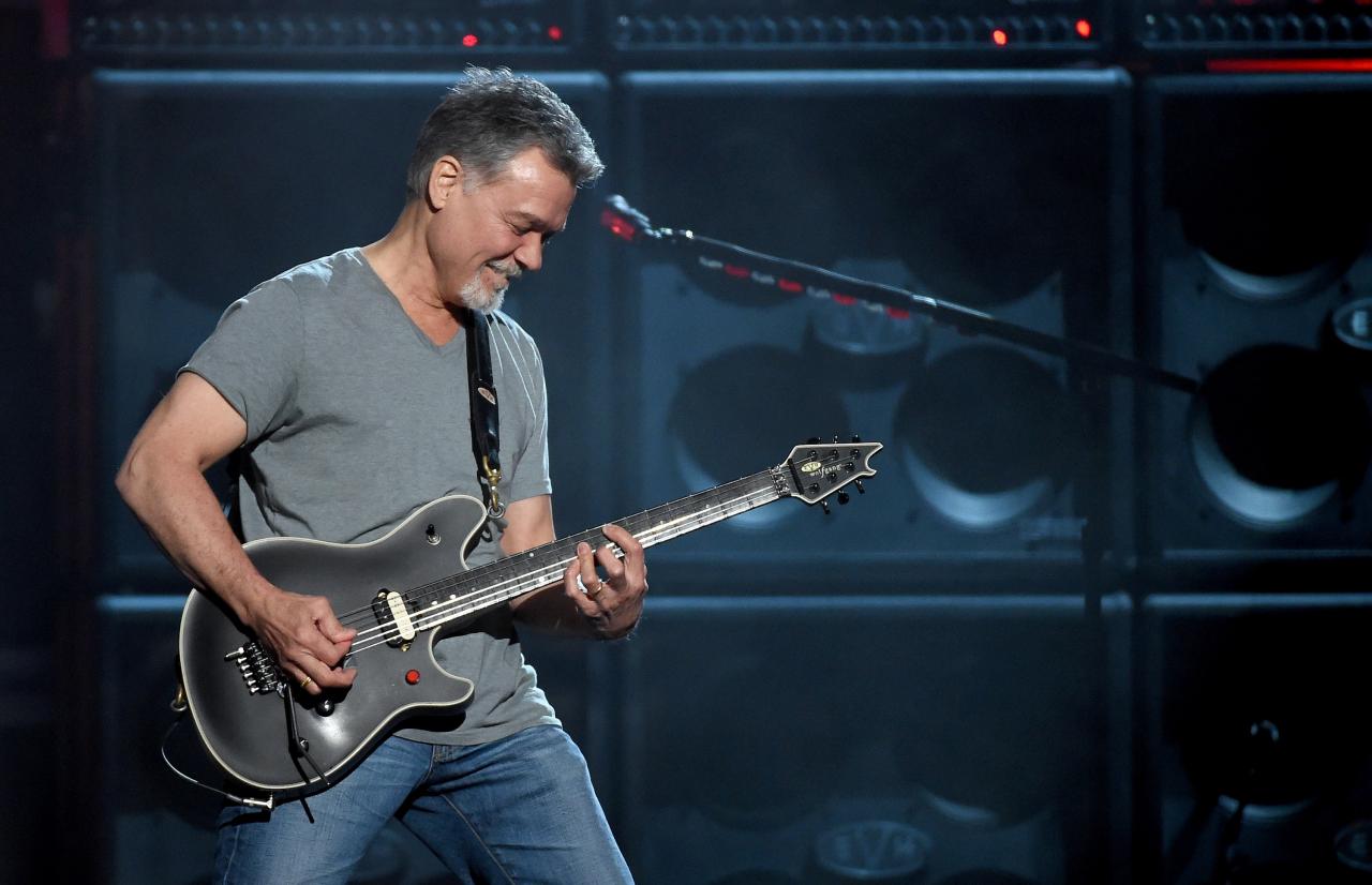 Eddie Van Halen On David Lee Roth: 'He Does Not Want To Be My Friend' –  Rolling Stone